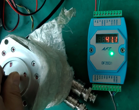 ��׃�{(di��o)��x�ھS�ެF(xi��n)��(ch��ng)�ϵđ�(y��ng)��